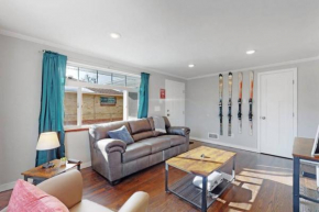 Denver’s Mile High Mountain 2 bedroom with king beds